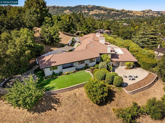 6 Tanglewood Lane, Lafayette, CA 94549