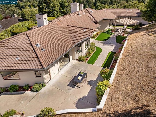 6 Tanglewood Lane, Lafayette, CA 94549