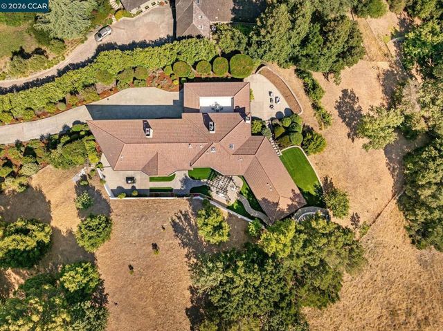 6 Tanglewood Lane, Lafayette, CA 94549