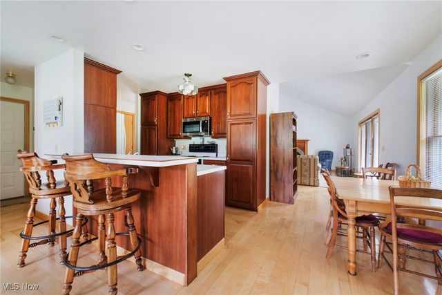 2396 Camelot Drive, Columbiana, OH 44408