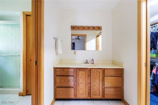 2396 Camelot Drive, Columbiana, OH 44408