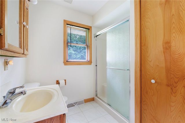 2396 Camelot Drive, Columbiana, OH 44408