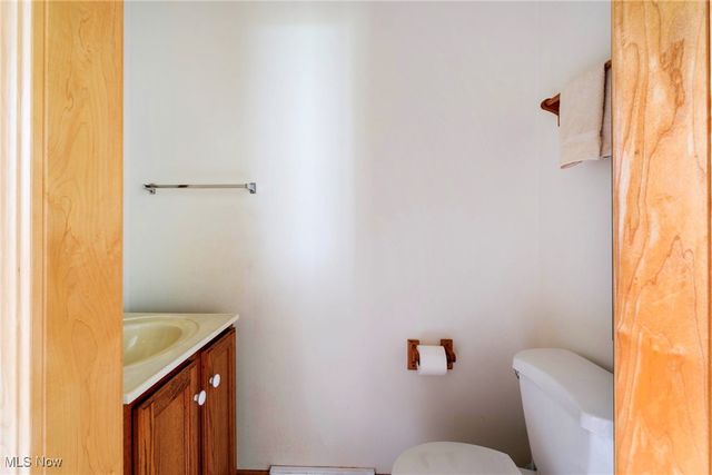 2396 Camelot Drive, Columbiana, OH 44408