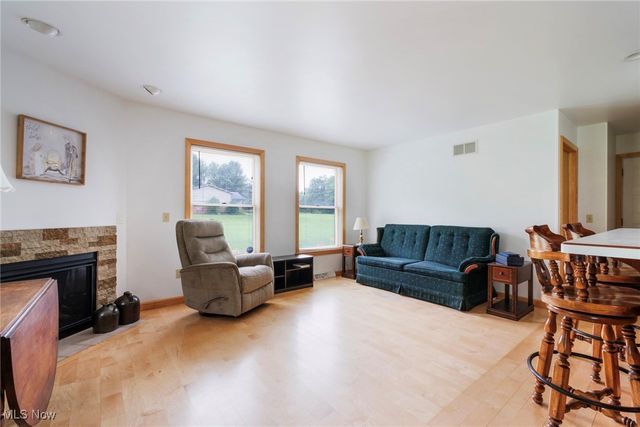 2396 Camelot Drive, Columbiana, OH 44408