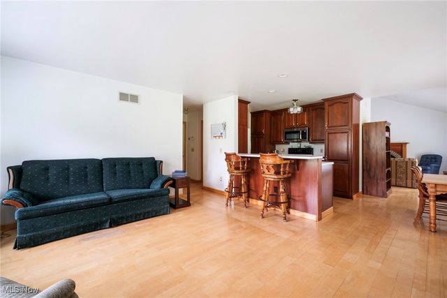 2396 Camelot Drive, Columbiana, OH 44408