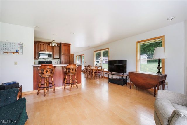 2396 Camelot Drive, Columbiana, OH 44408