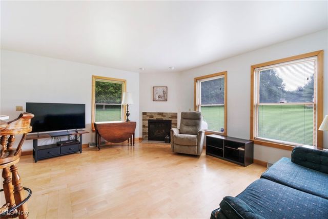 2396 Camelot Drive, Columbiana, OH 44408