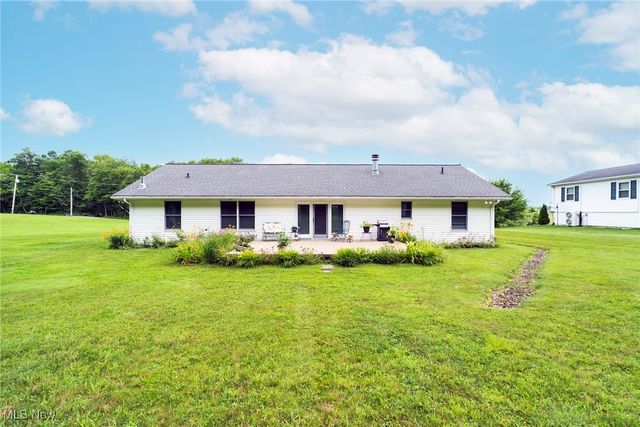 2396 Camelot Drive, Columbiana, OH 44408