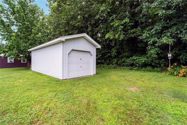 2396 Camelot Drive, Columbiana, OH 44408