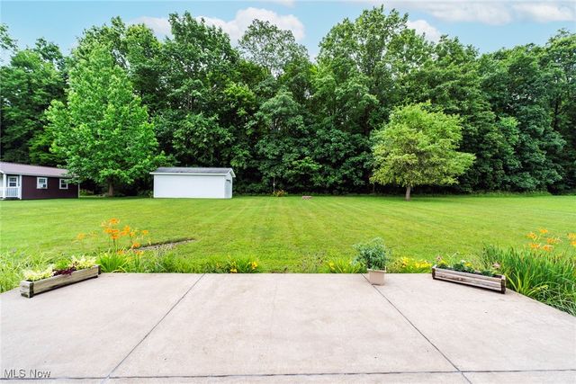 2396 Camelot Drive, Columbiana, OH 44408