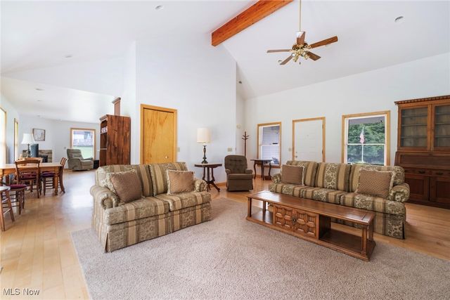 2396 Camelot Drive, Columbiana, OH 44408