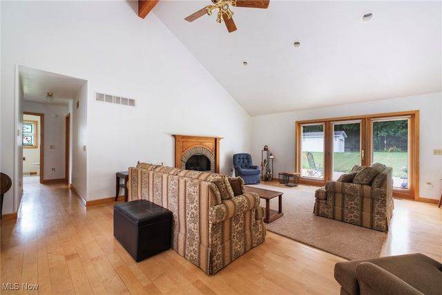 2396 Camelot Drive, Columbiana, OH 44408