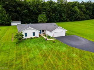 2396 Camelot Drive, Columbiana, OH 44408
