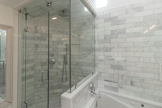 15 Palo Alto Drive, Hampton Bays, NY 11946