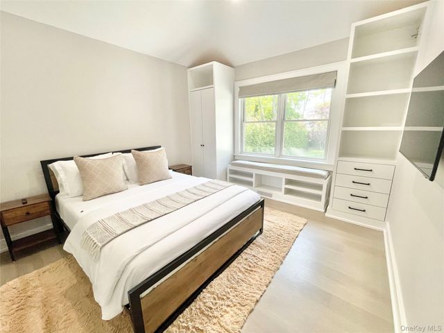 15 Palo Alto Drive, Hampton Bays, NY 11946