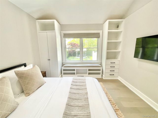 15 Palo Alto Drive, Hampton Bays, NY 11946