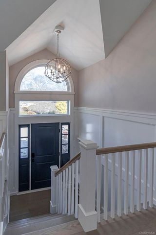 15 Palo Alto Drive, Hampton Bays, NY 11946