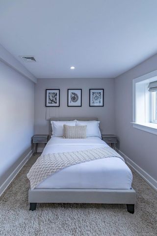 15 Palo Alto Drive, Hampton Bays, NY 11946