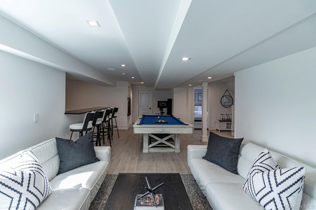 15 Palo Alto Drive, Hampton Bays, NY 11946