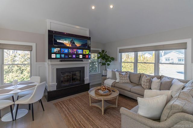 15 Palo Alto Drive, Hampton Bays, NY 11946