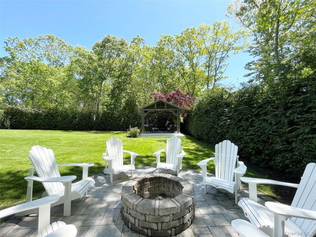 15 Palo Alto Drive, Hampton Bays, NY 11946