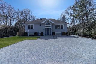 15 Palo Alto Drive, Hampton Bays, NY 11946