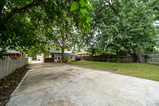 16445 Dobson Avenue, South Holland, IL 60473