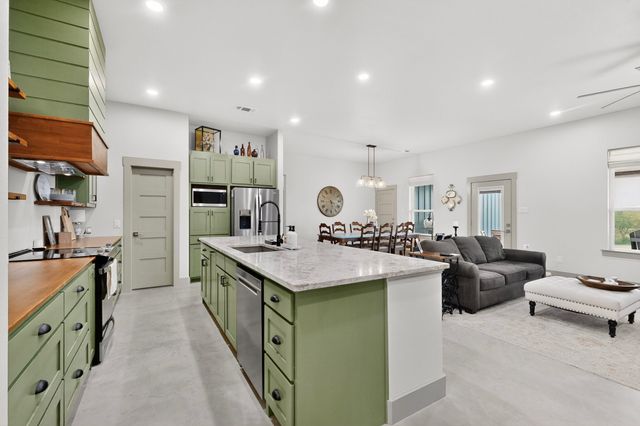613 Kentucky Town Road, Whitewright, TX 75491