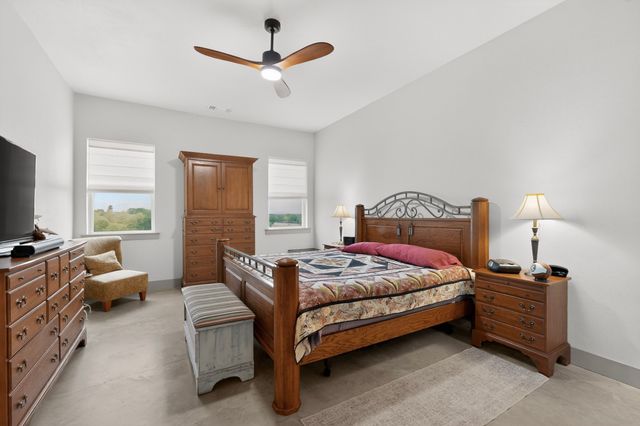613 Kentucky Town Road, Whitewright, TX 75491