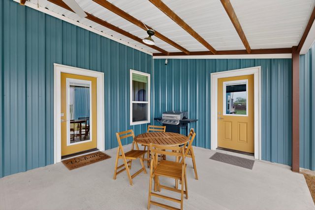 613 Kentucky Town Road, Whitewright, TX 75491