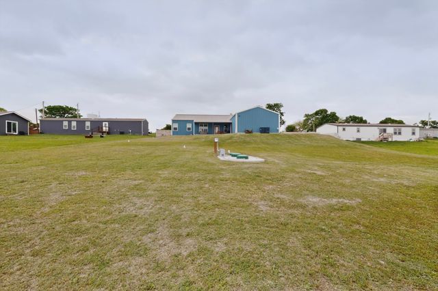 613 Kentucky Town Road, Whitewright, TX 75491