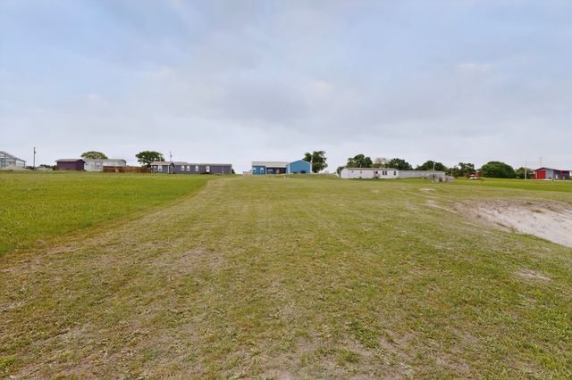 613 Kentucky Town Road, Whitewright, TX 75491