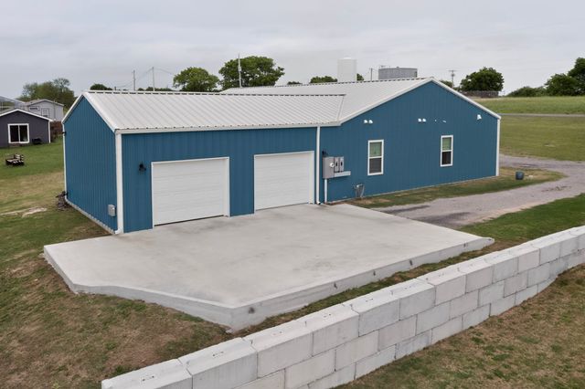 613 Kentucky Town Road, Whitewright, TX 75491