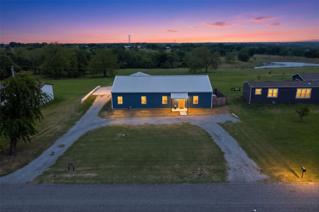 613 Kentucky Town Road, Whitewright, TX 75491