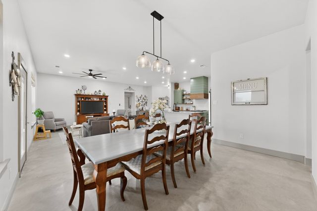 613 Kentucky Town Road, Whitewright, TX 75491