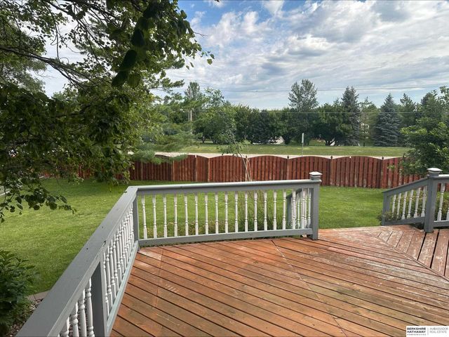 9100 Merryvale Drive, Lincoln, NE 68526