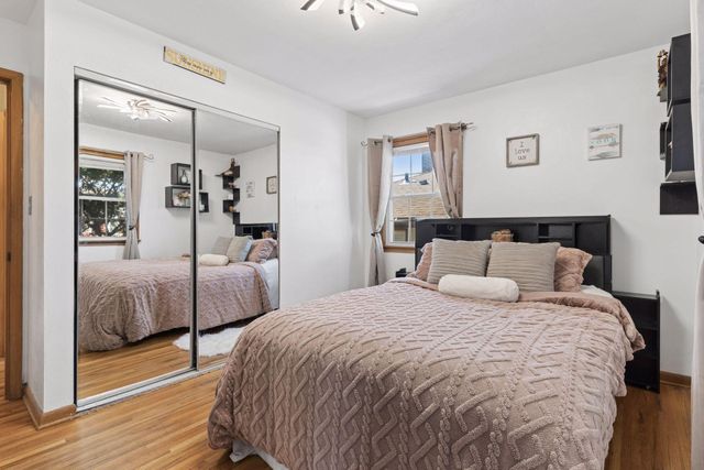 1726 Hyacinth Avenue E, Saint Paul, MN 55106