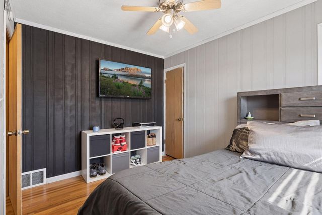 1726 Hyacinth Avenue E, Saint Paul, MN 55106