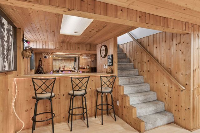 1726 Hyacinth Avenue E, Saint Paul, MN 55106