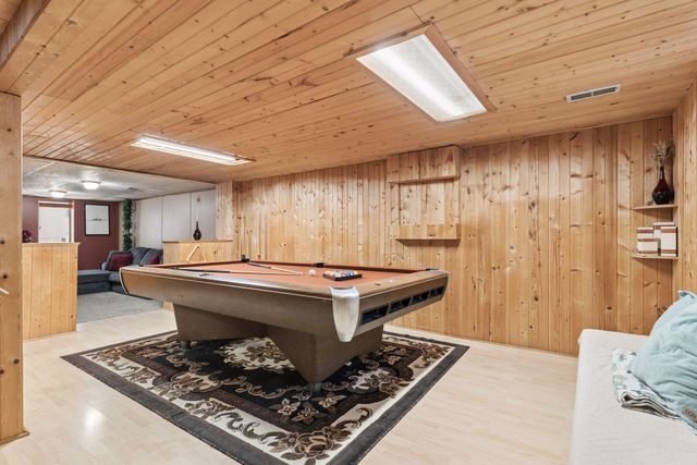 1726 Hyacinth Avenue E, Saint Paul, MN 55106