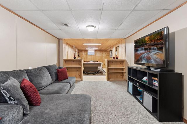 1726 Hyacinth Avenue E, Saint Paul, MN 55106