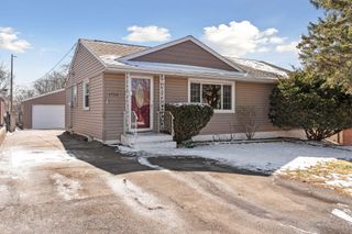 1726 Hyacinth Avenue E, Saint Paul, MN 55106