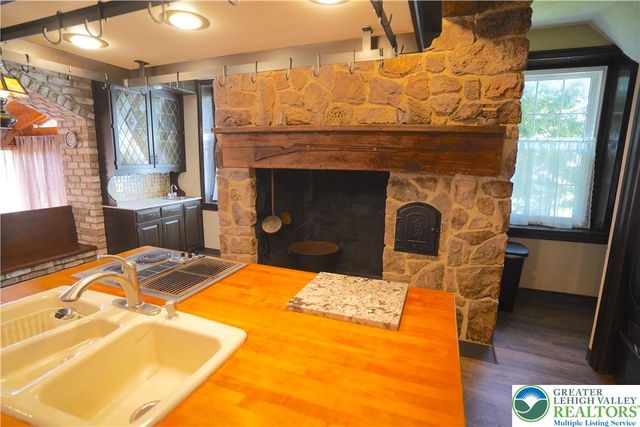 9020 Schantz Road, Upper Macungie Twp, PA 18031