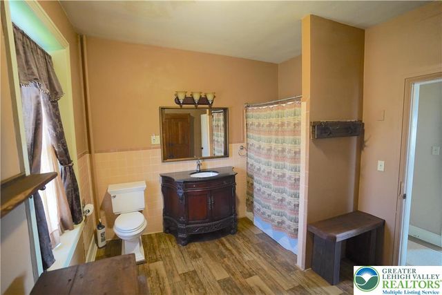 9020 Schantz Road, Upper Macungie Twp, PA 18031
