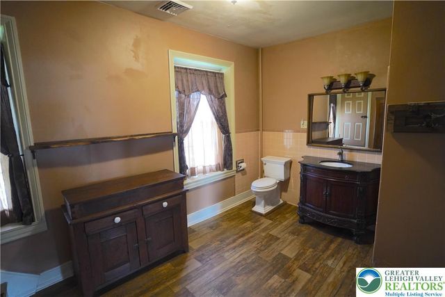 9020 Schantz Road, Upper Macungie Twp, PA 18031