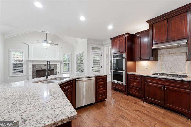 1542 lenten Way, Statham, GA 30666