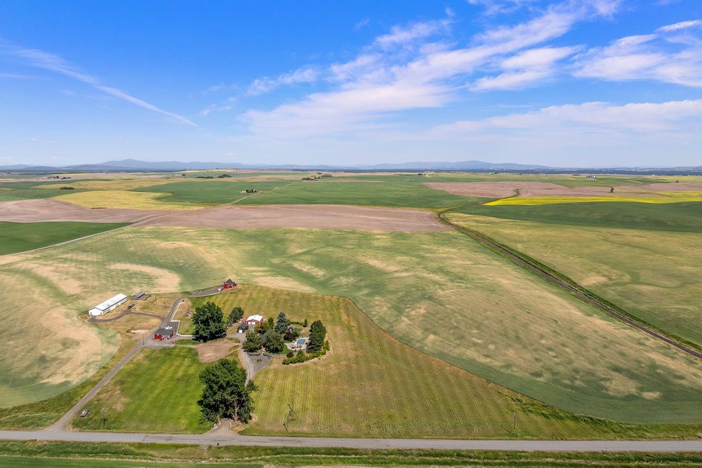 28752 Tramm Rd, Reardan, WA 99029