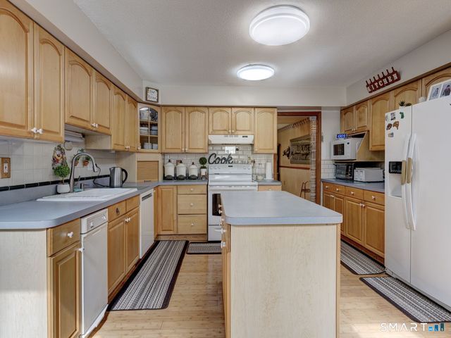 300 Hilltop Road, Watertown, CT 06779