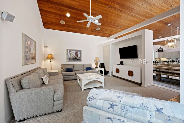 20 Heath Dr, Hilton Head Island, SC 29928