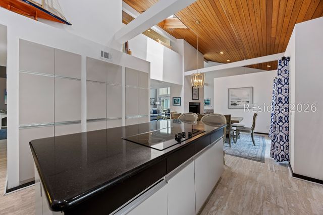 20 Heath Dr, Hilton Head Island, SC 29928